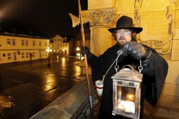 Rundgang Mit Dem Nachtw Chter B Ckeburg Lokal B Ckeburg Lokal