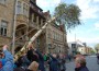 Fröhliche Lieder und Tänze zum Frühling</br>Maibaum steht nach wenigen Sekunden