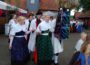 Erntetänze im Regen</br>Trachtengruppe feiert Erntefest mit Gästen aus Oberbayern